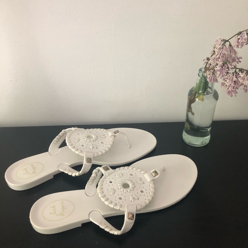 Jack Rogers white flip flop sandals